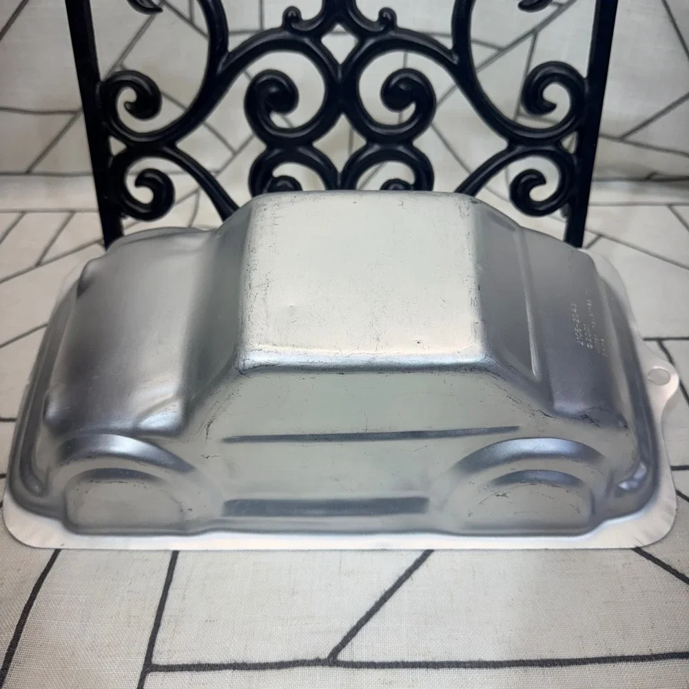 Wilton Cake Pan Small Silver Aluminum Mini Car 2105-2044 2007 Vintage